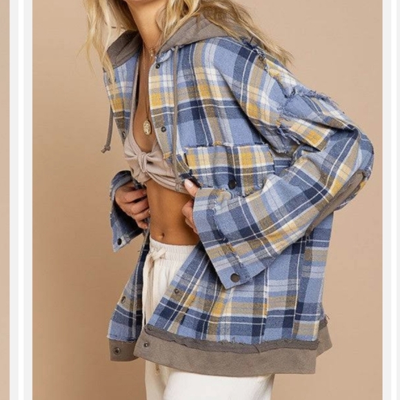 POL Oversized Plaid Shacket w/ Hoodie - Picture 3 of 6